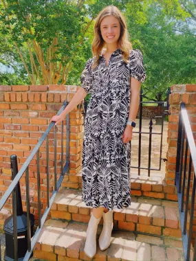 BLACK AND WHITE COLLARED MIDI DRESS